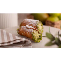 Cannoli with pistachio cream